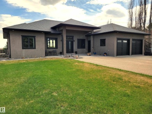 604 Sunnyside Place  Rural Ponoka County, AB T0C 2J0