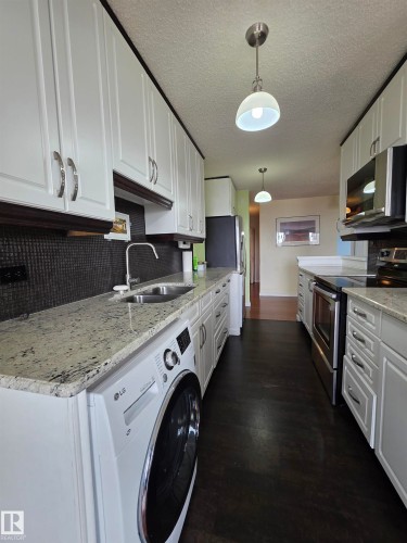 1201 10135 Saskatchewan Drive, Edmonton, AB - Indoor