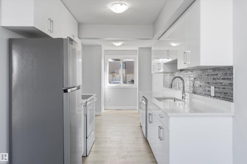 120 Cornell Court, Edmonton, AB - Indoor Photo Showing Other Room