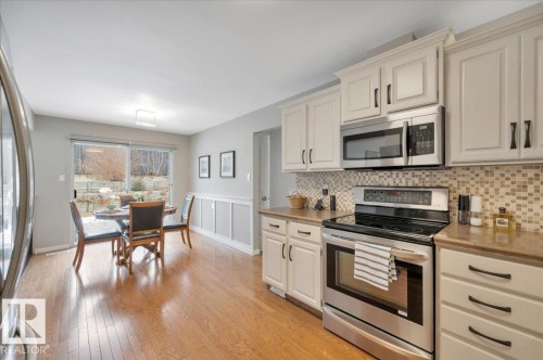 705 Riddell Street, Edmonton, AB - Indoor Photo Showing Kitchen