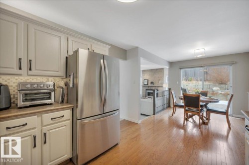705 Riddell Street, Edmonton, AB - Indoor Photo Showing Kitchen