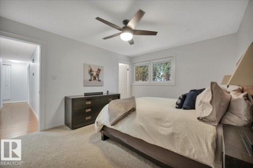 705 Riddell Street, Edmonton, AB - Indoor Photo Showing Bedroom