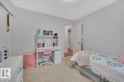 705 Riddell Street, Edmonton, AB - Indoor Photo Showing Bedroom