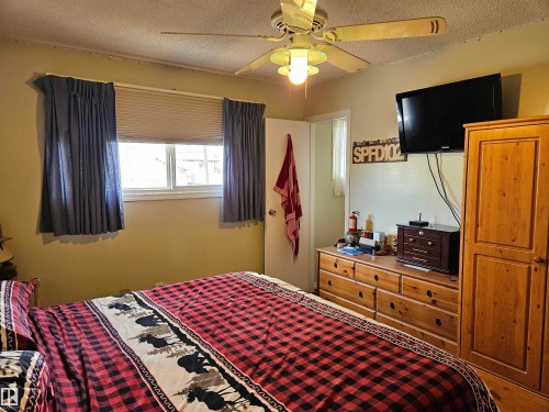 4706 44 Avenue, St. Paul Town, AB - Indoor Photo Showing Bedroom