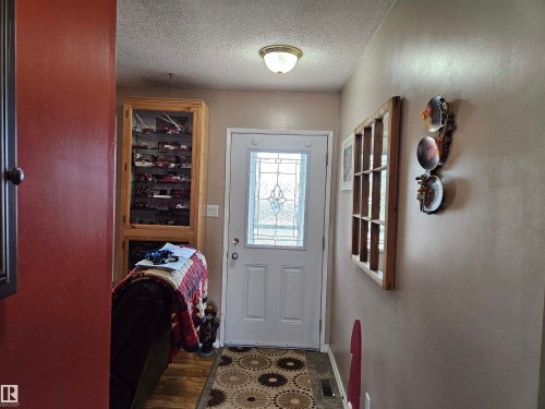 4706 44 Avenue, St. Paul Town, AB - Indoor Photo Showing Other Room