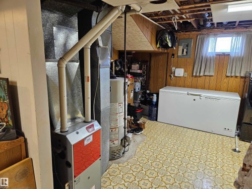 with laundry room - 4706 44 Avenue, St. Paul Town, AB - Indoor
