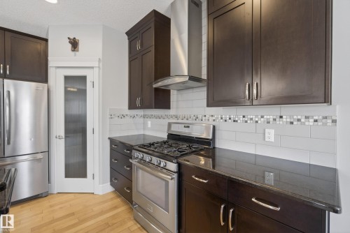 3633 Atkinson Loop, Edmonton, AB - Indoor Photo Showing Kitchen