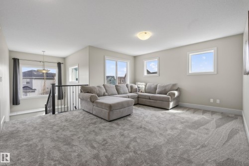 3633 Atkinson Loop, Edmonton, AB - Indoor Photo Showing Living Room