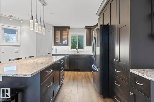 808 26 Street, Cold Lake, AB - Indoor Photo Showing Kitchen With Upgraded Kitchen