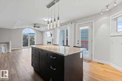 808 26 Street, Cold Lake, AB - Indoor Photo Showing Kitchen With Upgraded Kitchen