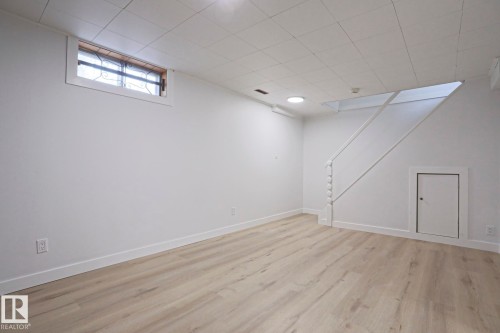 32 Habitat Crescent, Edmonton, AB - Indoor