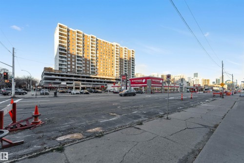 807 10055 118 Street, Edmonton, AB - Outdoor