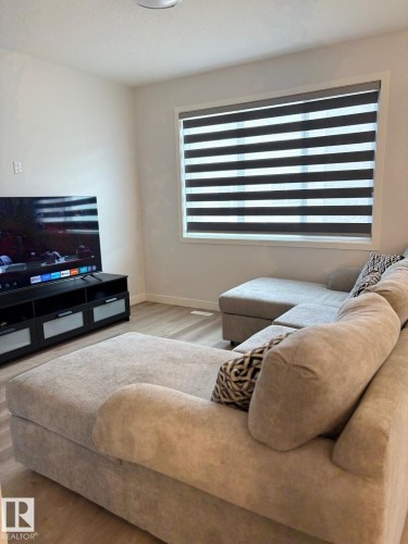 3234 Dixon Way, Edmonton, AB - Indoor