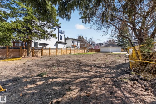 10655 61 Avenue, Edmonton, AB 