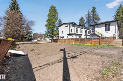 10655 61 Avenue, Edmonton, AB 