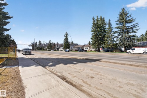 10655 61 Avenue, Edmonton, AB 
