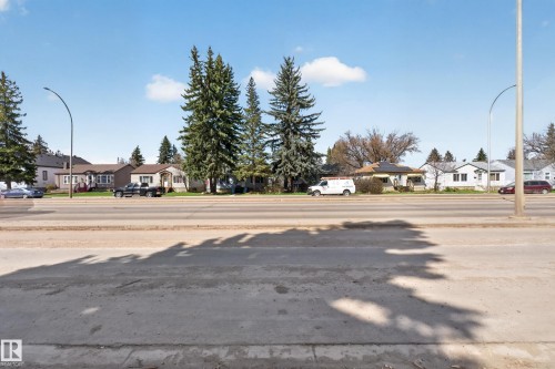 10655 61 Avenue, Edmonton, AB 