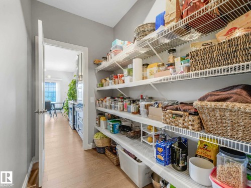 8427 216 Street, Edmonton, AB - Indoor