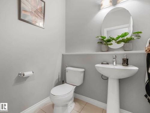 8427 216 Street, Edmonton, AB - Indoor Photo Showing Bathroom
