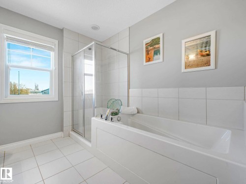 8427 216 Street, Edmonton, AB - Indoor Photo Showing Bathroom