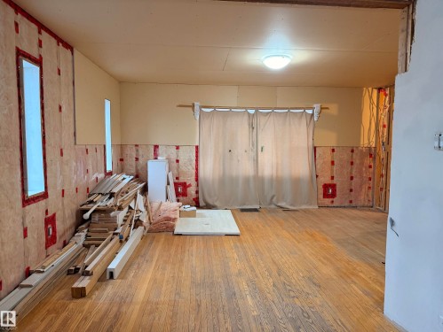 Leduc, AB - Indoor Photo Showing Other Room