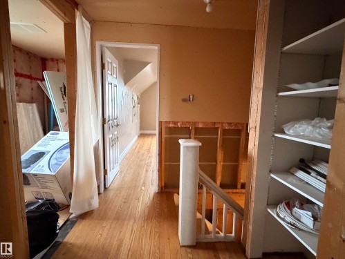 Leduc, AB - Indoor Photo Showing Other Room