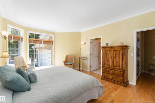 8 Butterworth Point(E), Edmonton, AB - Indoor Photo Showing Bedroom