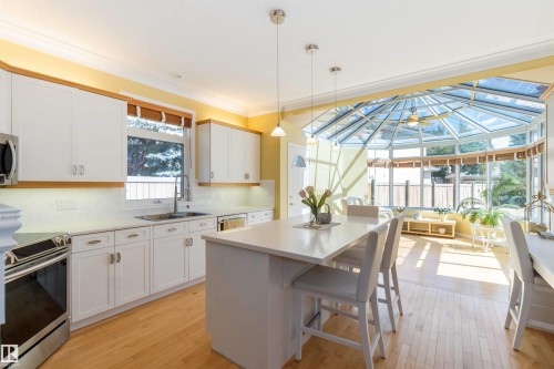 8 Butterworth Point(E), Edmonton, AB - Indoor Photo Showing Kitchen With Upgraded Kitchen