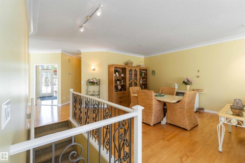 8 Butterworth Point(E), Edmonton, AB - Indoor Photo Showing Other Room