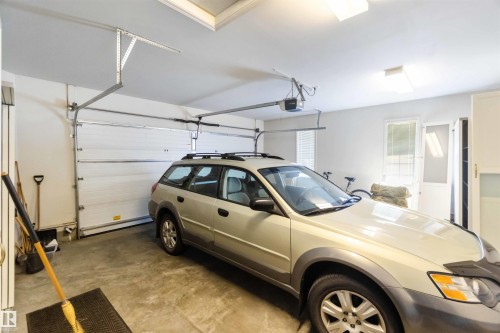 8 Butterworth Point(E), Edmonton, AB - Indoor Photo Showing Garage