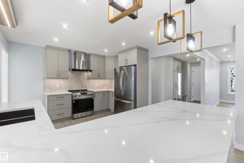 8736 66 Avenue, Edmonton, AB 