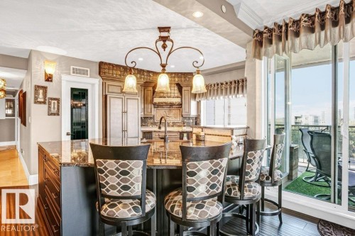 602 8728 Gateway Boulevard, Edmonton, AB - Indoor Photo Showing Dining Room