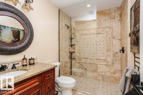 602 8728 Gateway Boulevard, Edmonton, AB - Indoor Photo Showing Bathroom