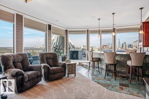 602 8728 Gateway Boulevard, Edmonton, AB - Indoor