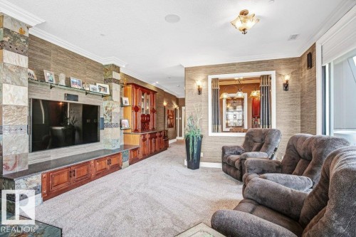 602 8728 Gateway Boulevard, Edmonton, AB - Indoor Photo Showing Living Room