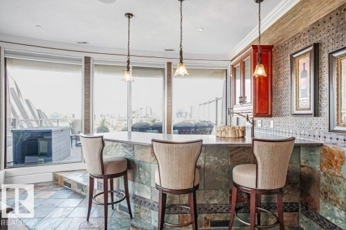 602 8728 Gateway Boulevard, Edmonton, AB - Indoor Photo Showing Dining Room