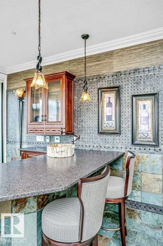 602 8728 Gateway Boulevard, Edmonton, AB - Indoor Photo Showing Dining Room