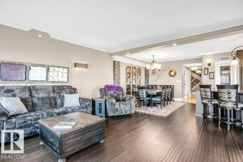 602 8728 Gateway Boulevard, Edmonton, AB - Indoor Photo Showing Living Room