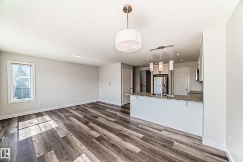 55 Ebbers Close, Edmonton, AB - Indoor Photo Showing Kitchen
