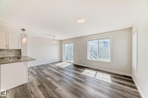 55 Ebbers Close, Edmonton, AB - Indoor Photo Showing Kitchen