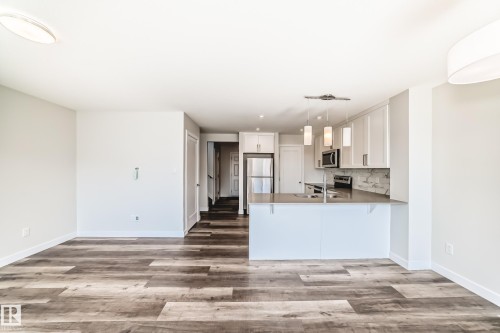 55 Ebbers Close, Edmonton, AB - Indoor Photo Showing Kitchen