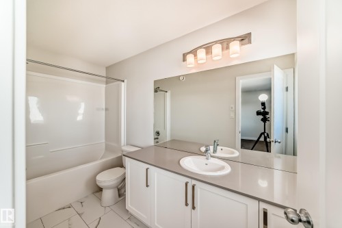55 Ebbers Close, Edmonton, AB - Indoor Photo Showing Bathroom