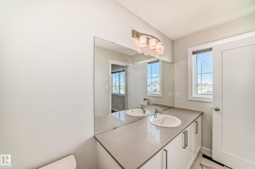 55 Ebbers Close, Edmonton, AB - Indoor Photo Showing Bathroom