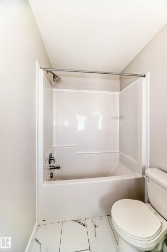 55 Ebbers Close, Edmonton, AB - Indoor Photo Showing Bathroom