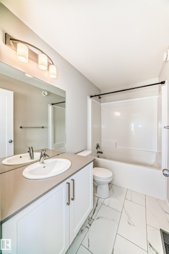 55 Ebbers Close, Edmonton, AB - Indoor Photo Showing Bathroom