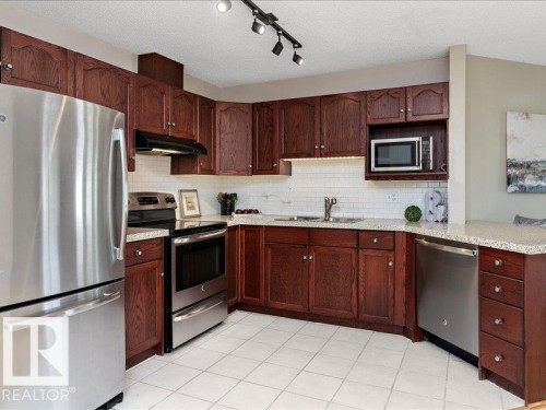 204 9640 105 Street, Edmonton, AB - Indoor Photo Showing Kitchen
