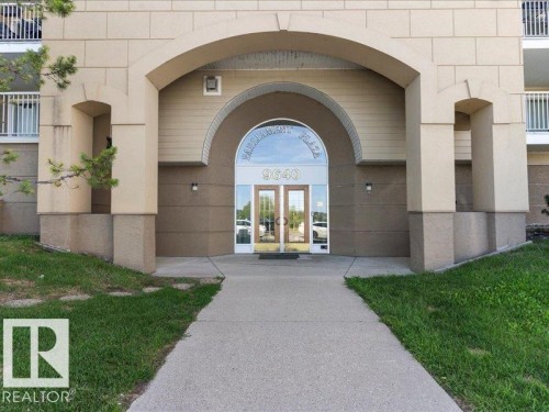 204 9640 105 Street, Edmonton, AB - Outdoor
