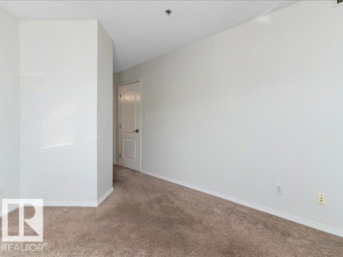 204 9640 105 Street, Edmonton, AB - Indoor Photo Showing Other Room