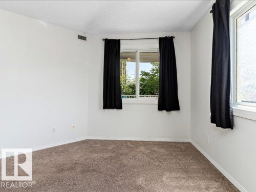 204 9640 105 Street, Edmonton, AB - Indoor Photo Showing Other Room