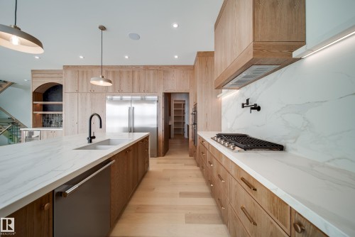 5605 Cautley Cove, Edmonton, AB - Indoor Photo Showing Kitchen With Upgraded Kitchen